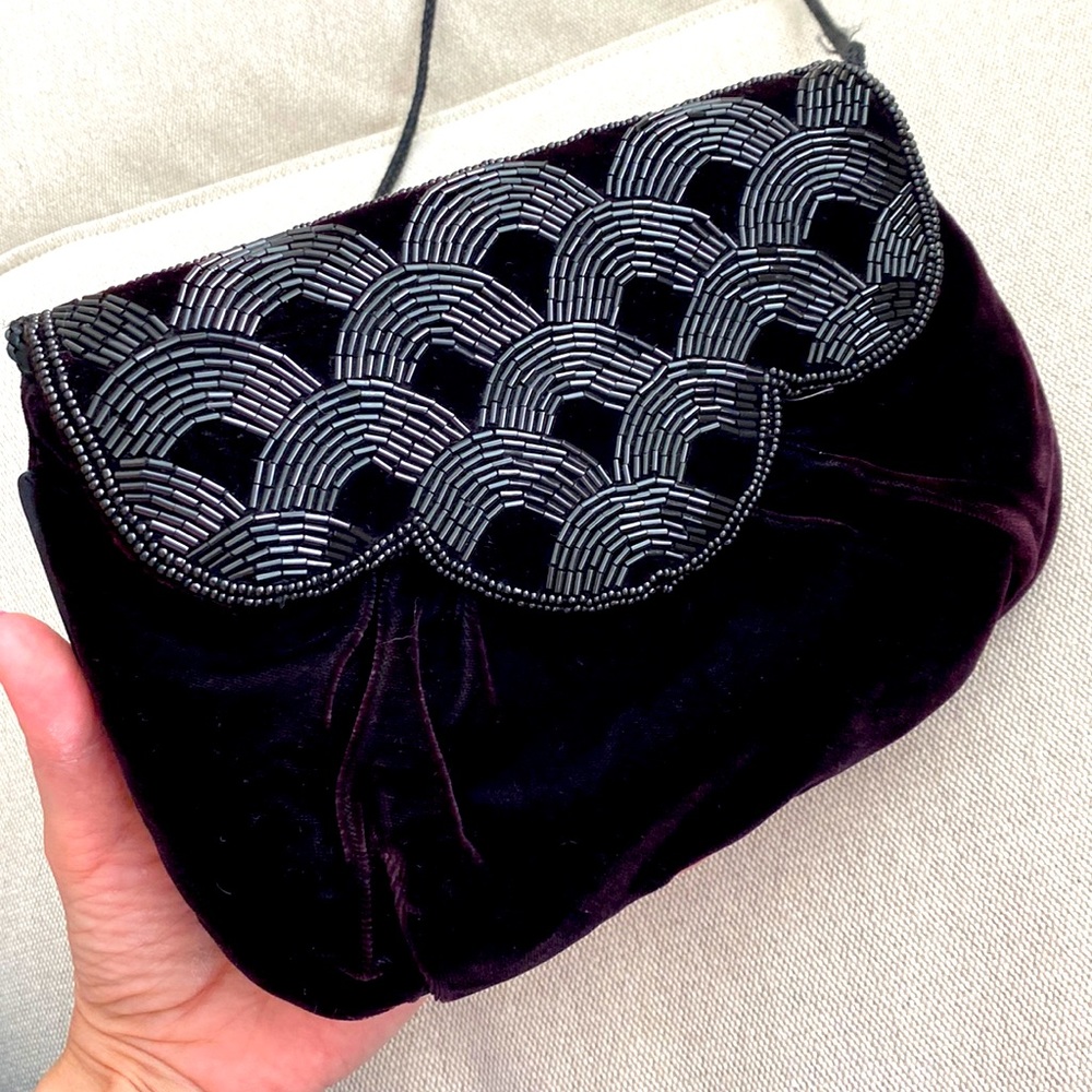 Beaded and velvet finish clutch/shoulder bag